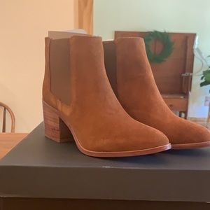 Nisolo Heeled Chelsea Boot